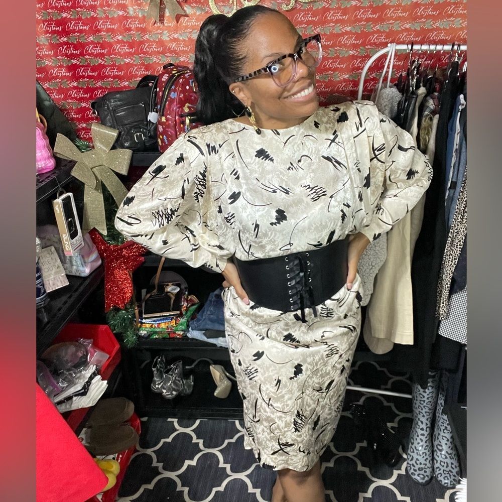 🚨 CHANEL is LIVE! 💫 Deals, steals & style with Chanel’s Closet — don’t miss out! - Picture 11 of 17